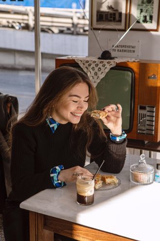 Round of Acropolis - 60' Private Tour in a Vintage Motorcycle Sidecar 5