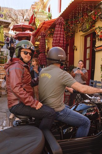 Round of Acropolis - 60' Private Tour in a Vintage Motorcycle Sidecar 9